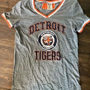 Victoria’s Secret Pink Detroit Tigers bling tee!  Size Small.